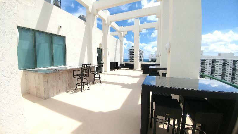 The Casablanca On The Ocean West Tower Hotel Miami Beach Exterior foto