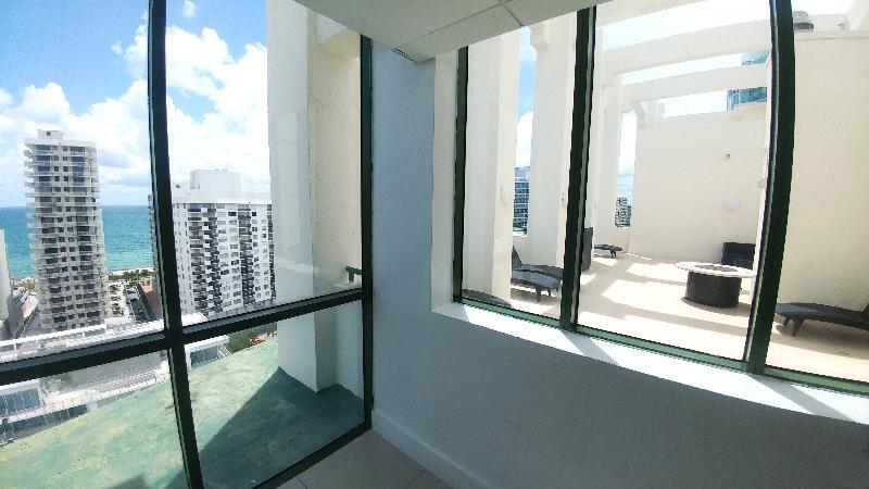 The Casablanca On The Ocean West Tower Hotel Miami Beach Exterior foto